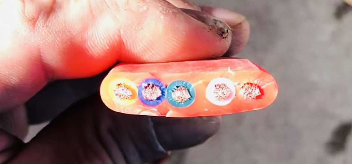 J9����|����վ����